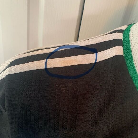 Retro adidas v-neck shirt - Picture 4 of 7